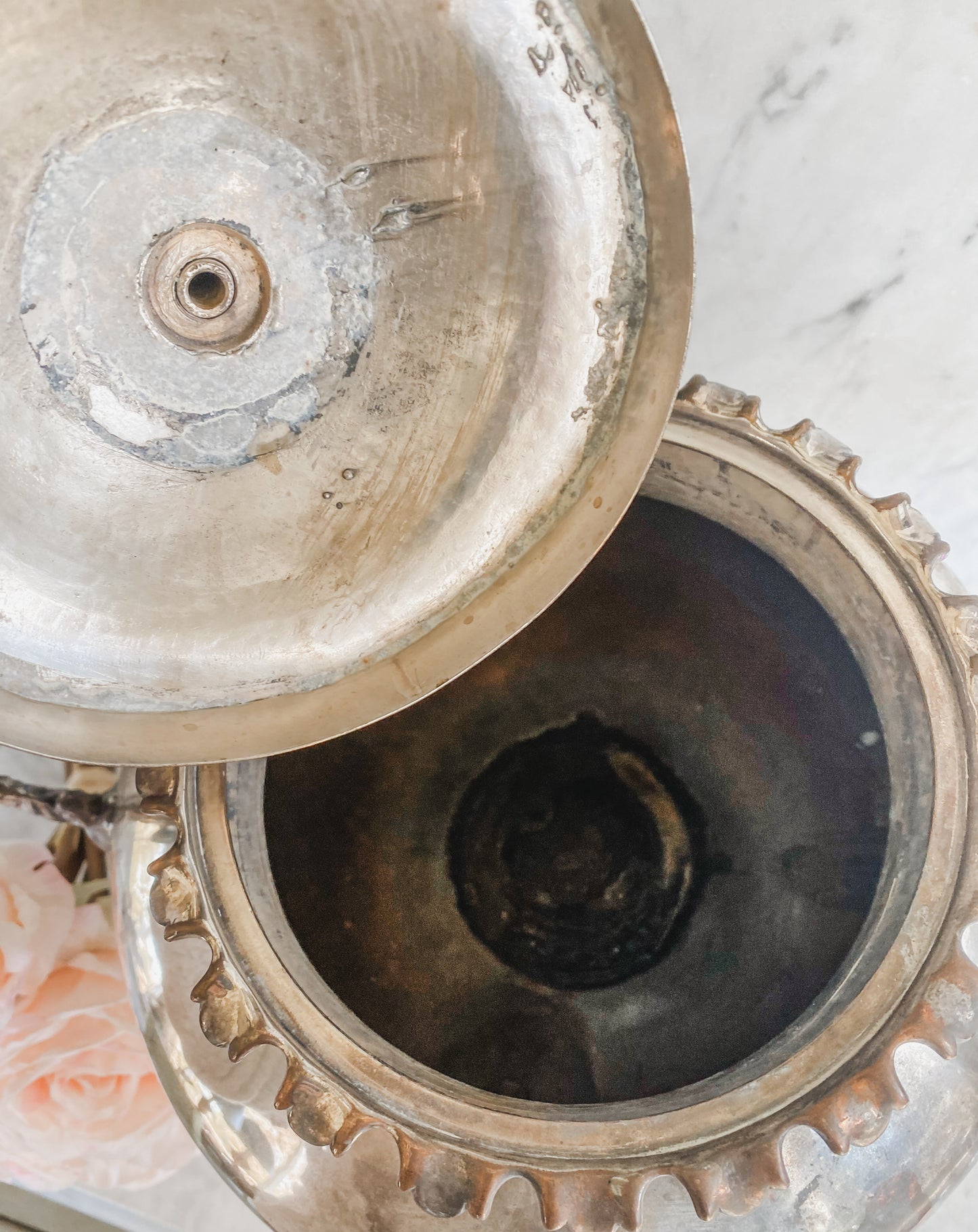 Grand 19th-Century Silverplate Water Dispenser with Ornate Details